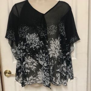 Black and White Sheer Flowy Shirt 2X Petite 22/24W